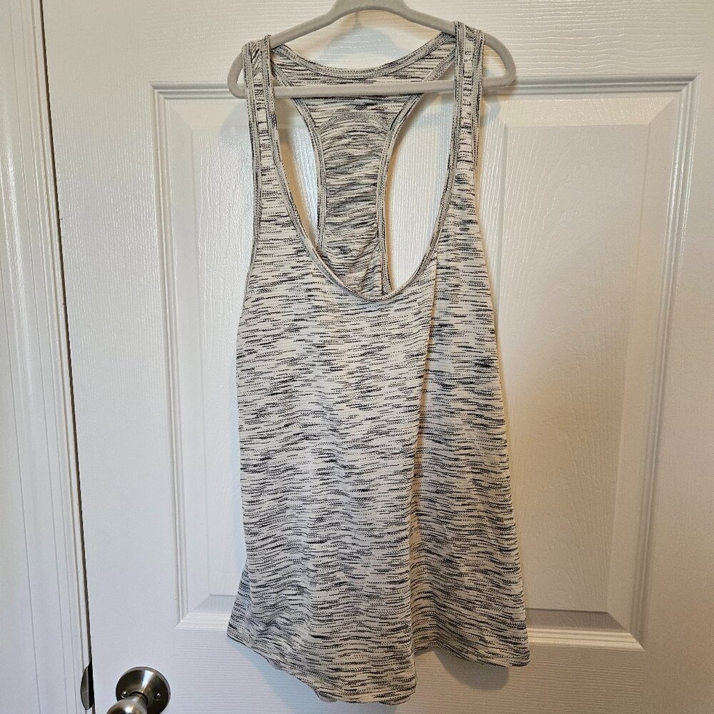 Lululemon White and Black Tank